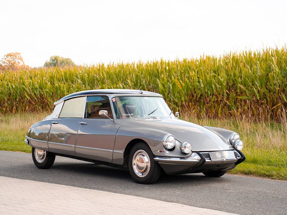 Bild 2/36 von Citroën DS 21 Pallas (1968)