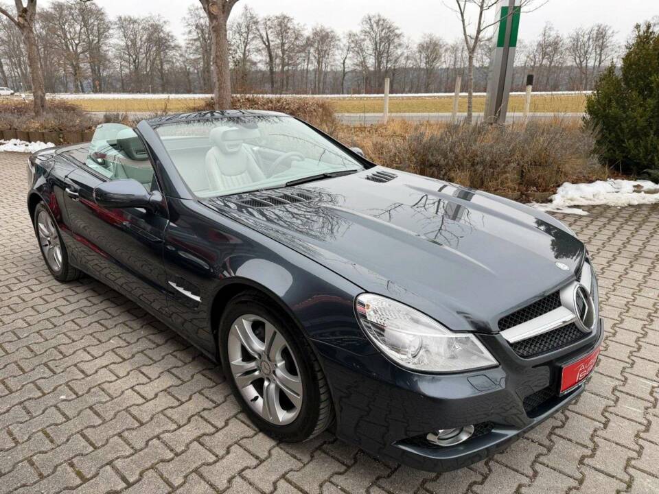 Bild 18/30 von Mercedes-Benz SL 350 (2008)