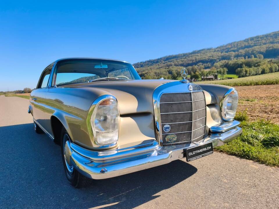 Afbeelding 19/30 van Mercedes-Benz 220 SE b (1961)