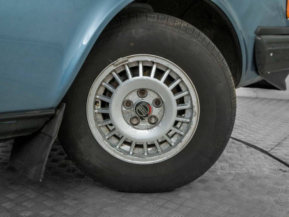 Image 43/50 de Volvo 240 Turbo (1983)