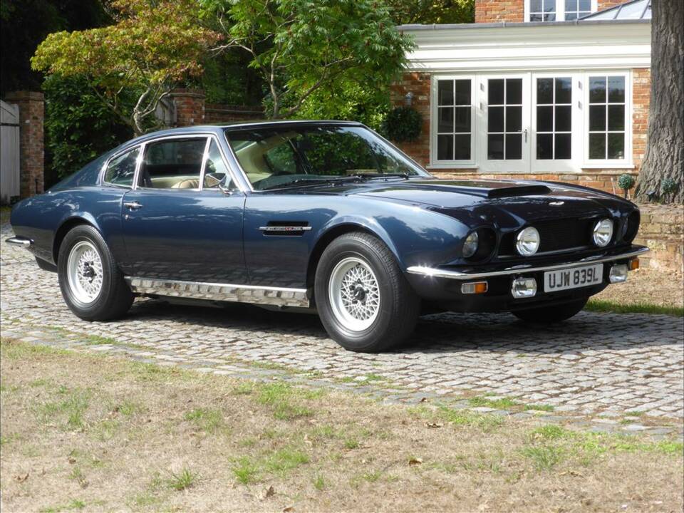 Immagine 2/24 di Aston Martin V8 (1973)