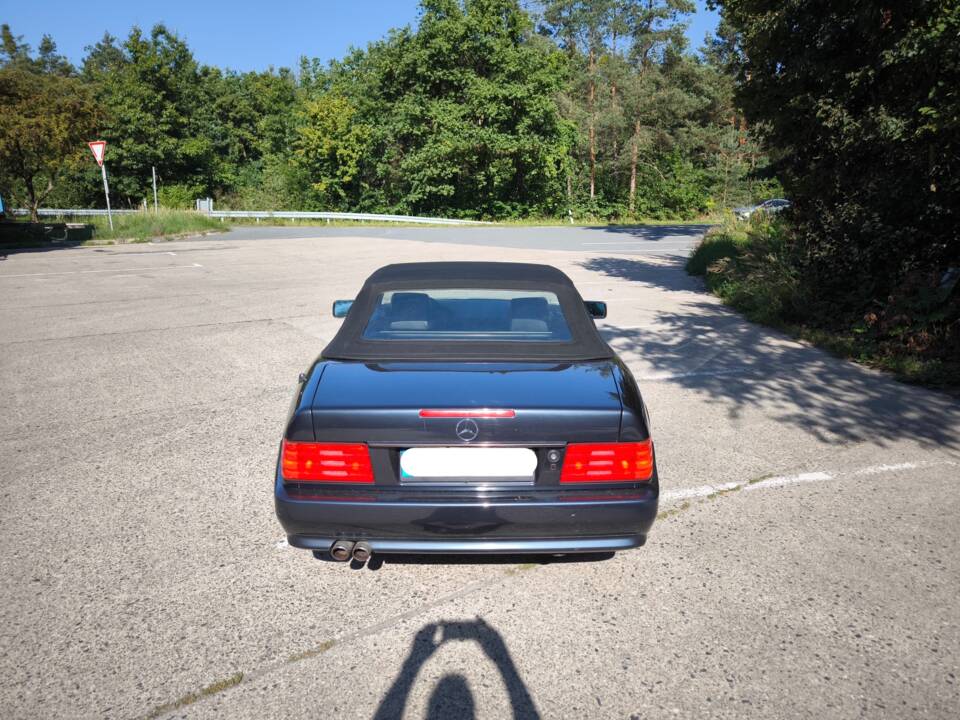 Image 11/38 of Mercedes-Benz SL 320 (1994)