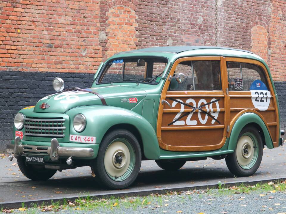Image 2/51 de FIAT 500 C Giardiniera (1951)