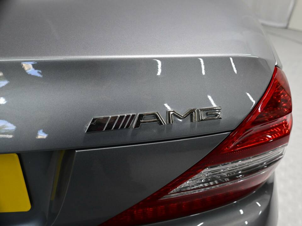 Image 33/50 of Mercedes-Benz SL 500 (2008)