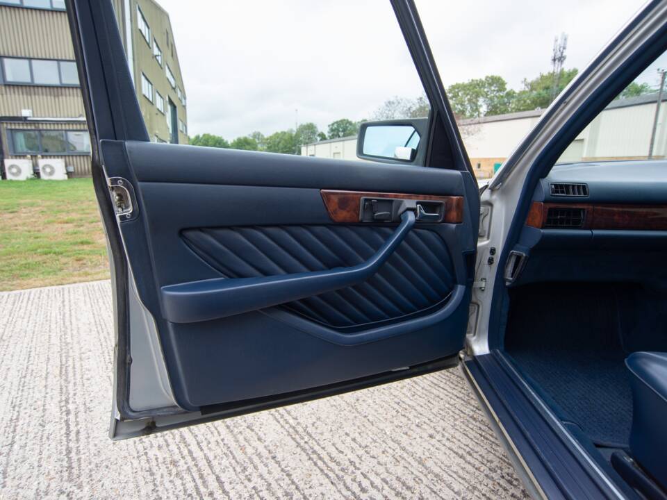 Bild 17/28 von Mercedes-Benz 500 SE (1988)