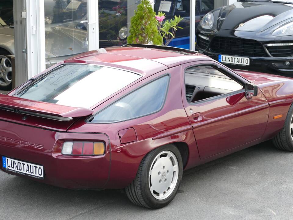Bild 8/20 von Porsche 928 S (1982)