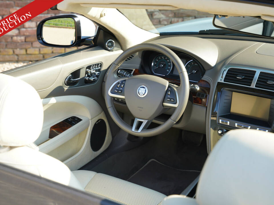 Image 41/50 de Jaguar XK (2014)