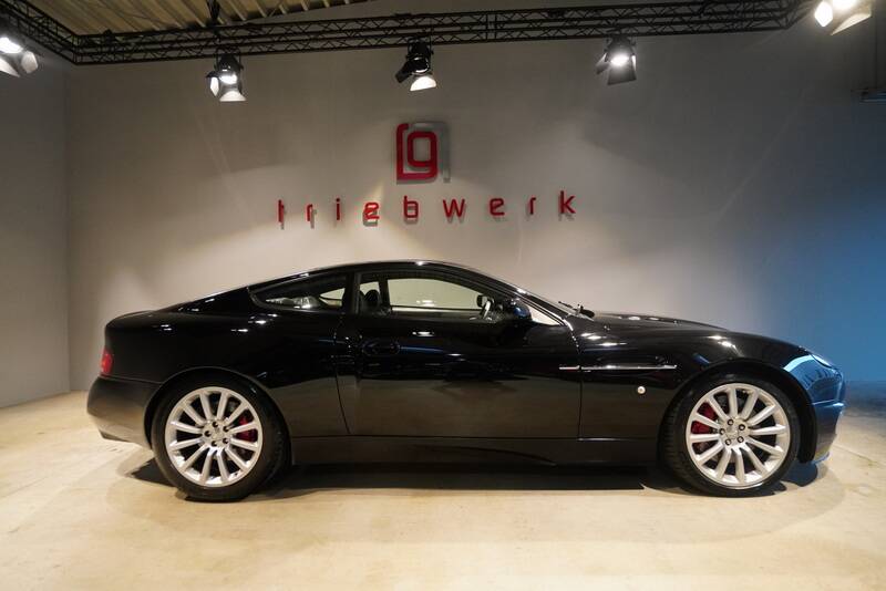 Bild 14/20 von Aston Martin V12 Vanquish (2004)