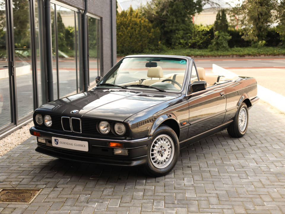 Image 5/81 de BMW 325i (1987)