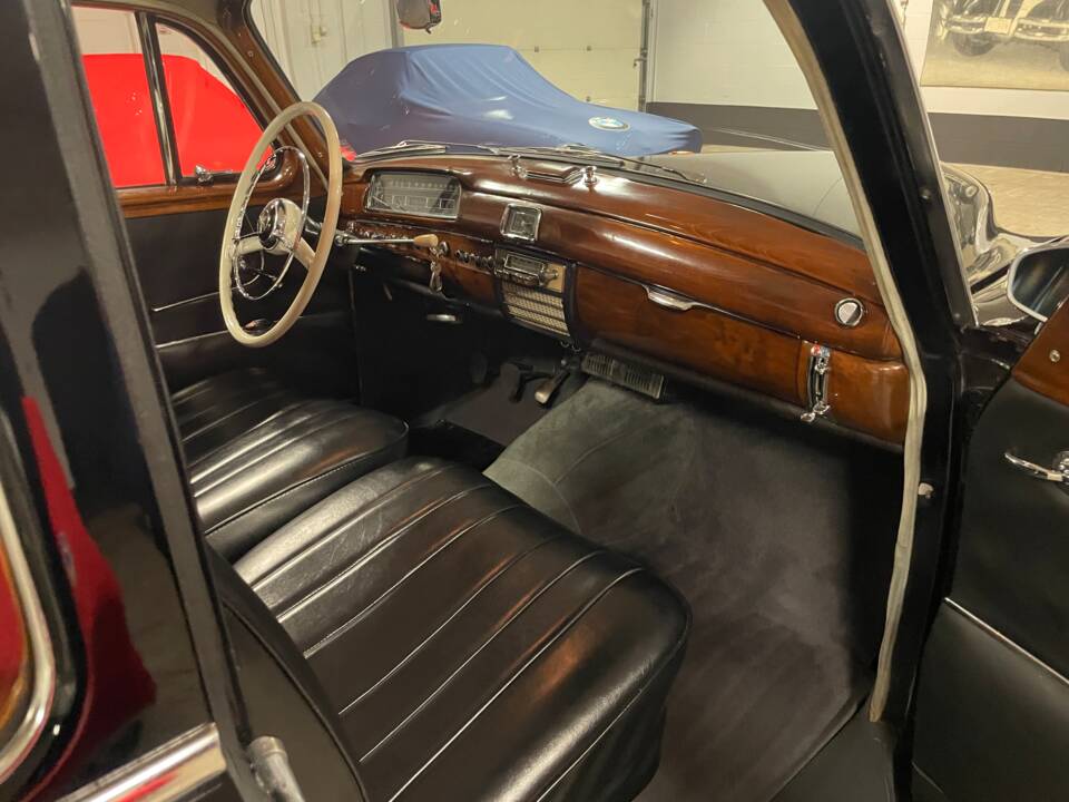 Image 12/24 of Mercedes-Benz 220 S (1958)