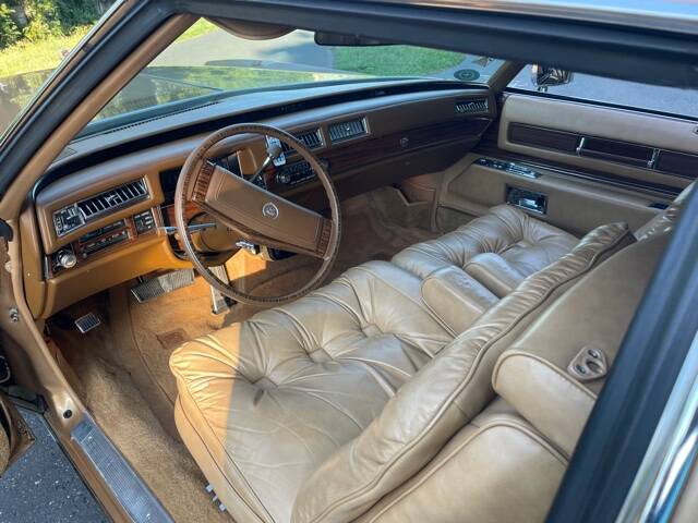 Bild 32/33 von Cadillac Fleetwood Eldorado Biarritz Coupe (1977)