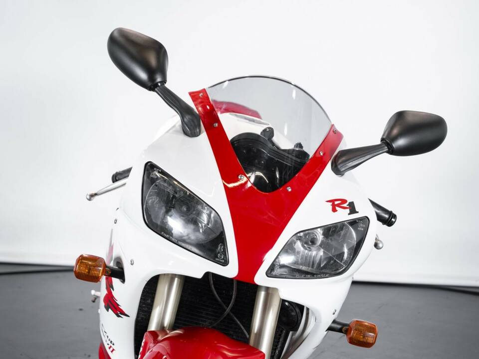 Image 43/44 of Yamaha YZF 1000 R1 (1998)