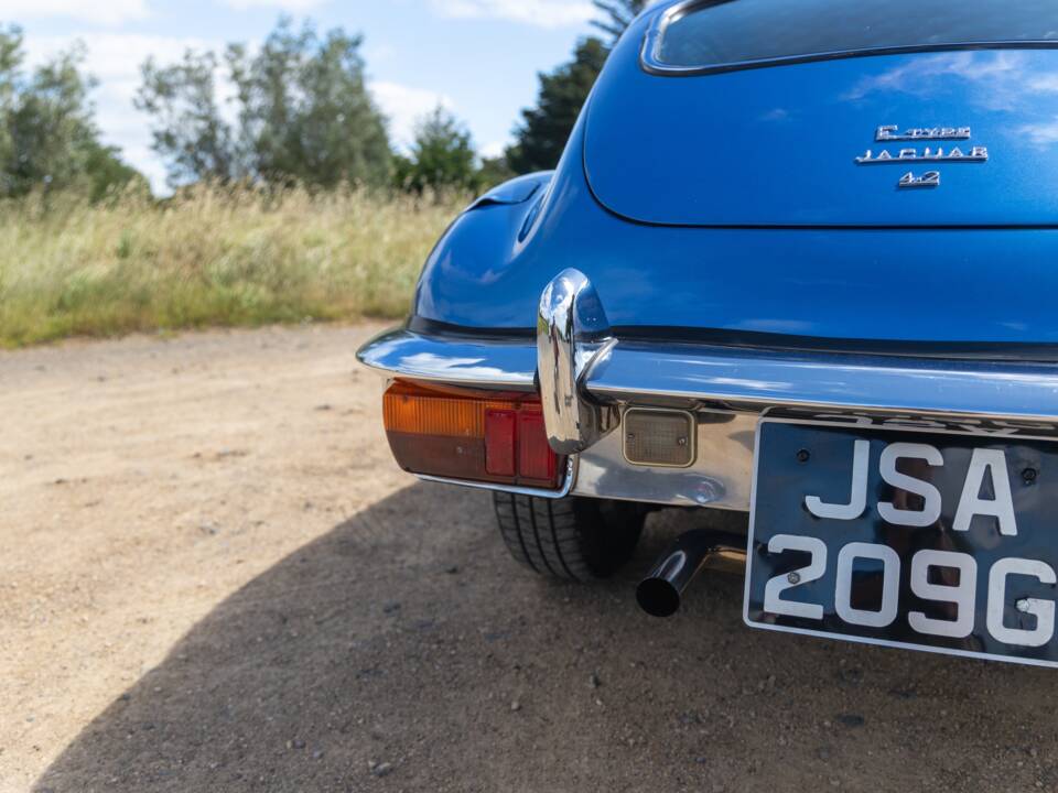 Image 16/50 of Jaguar E-Type (2+2) (1968)