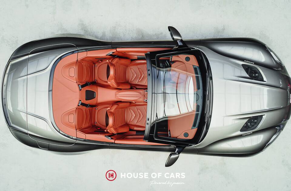 Image 6/25 of Aston Martin DBS Superleggera Volante (2020)