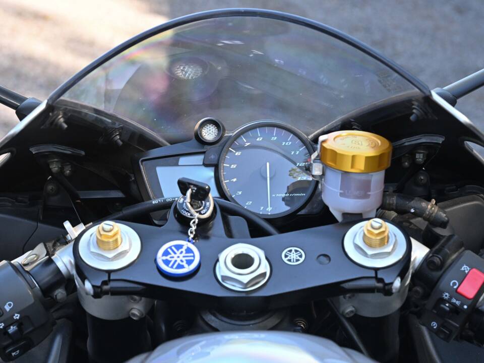 Bild 4/49 von Yamaha YZF-R1 (2002)