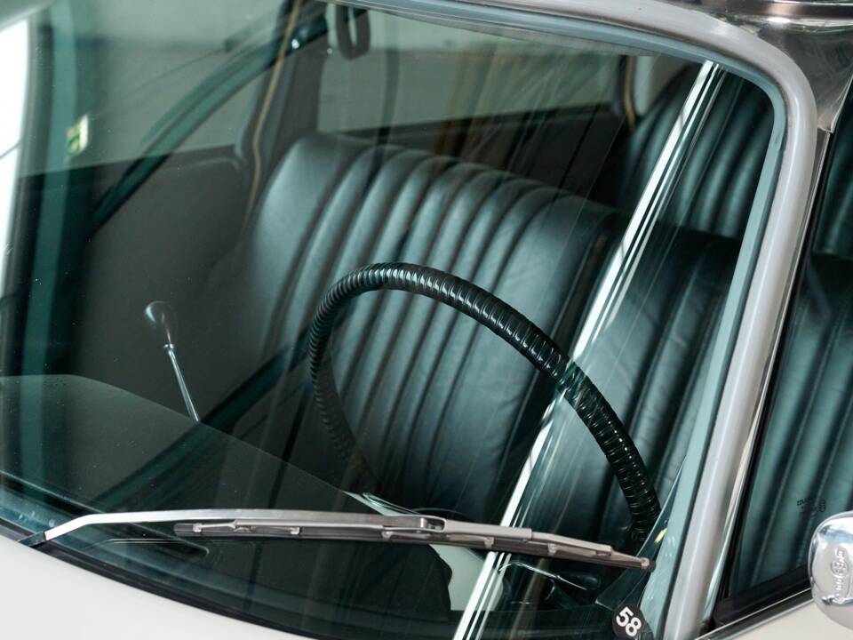 Bild 15/50 von Citroën DS 21 Pallas (1966)