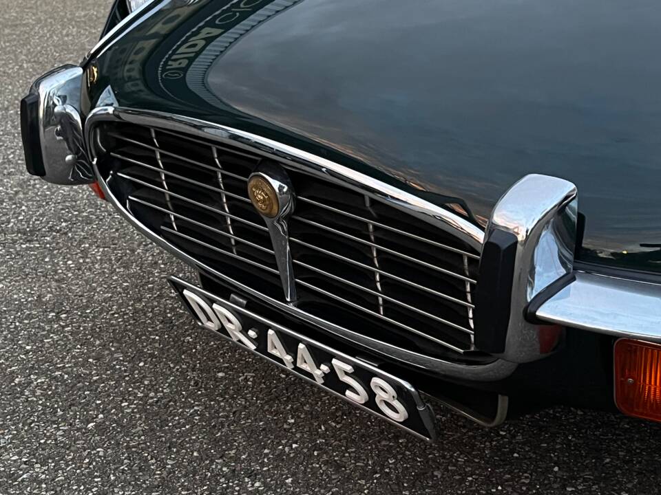 Image 41/46 de Jaguar Type E V12 (2+2) (1972)
