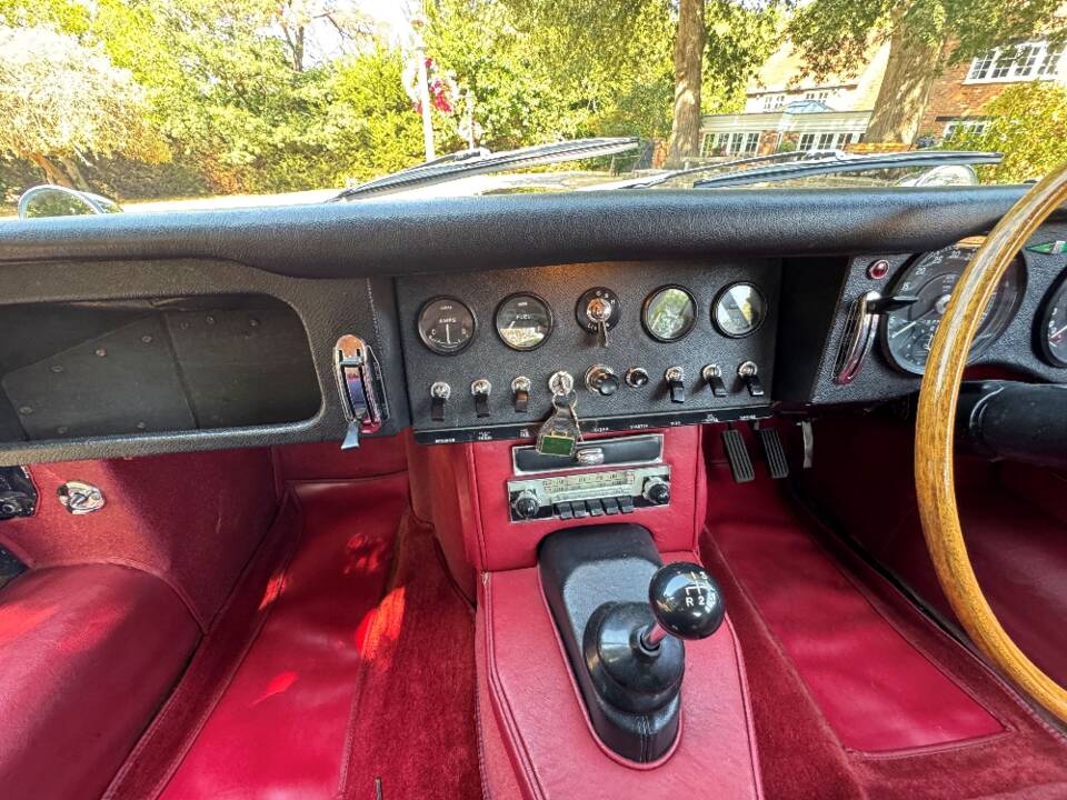 Immagine 48/52 di Jaguar Type E 4.2 (1965)