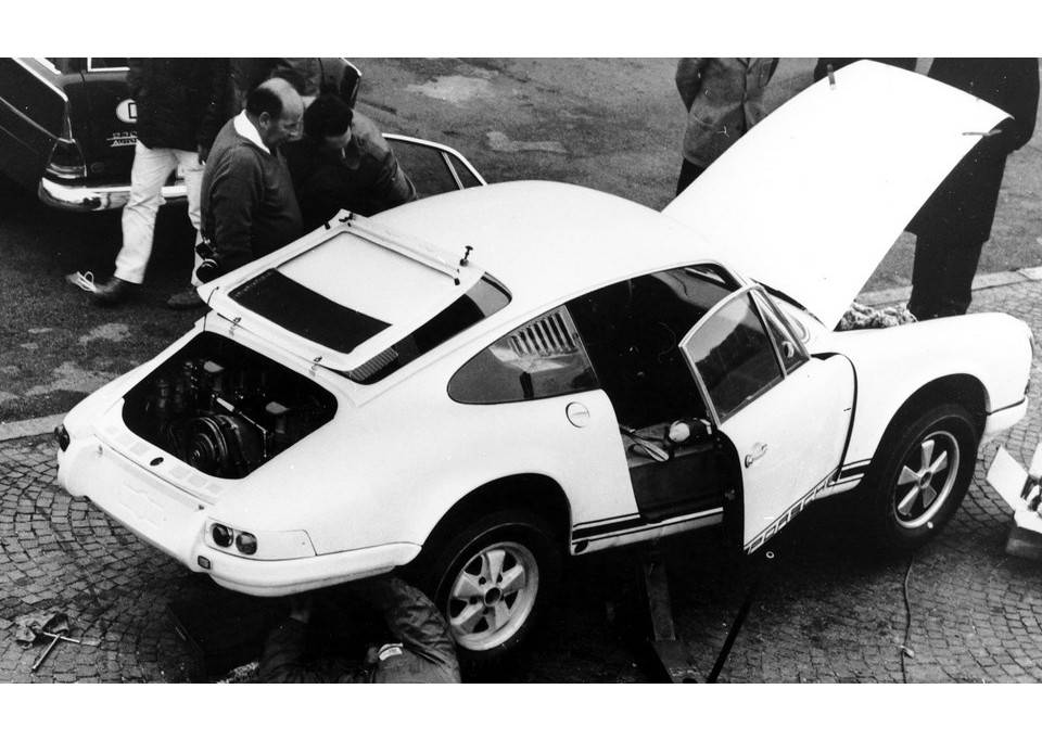 Immagine 10/50 di Porsche 911 R (1967)