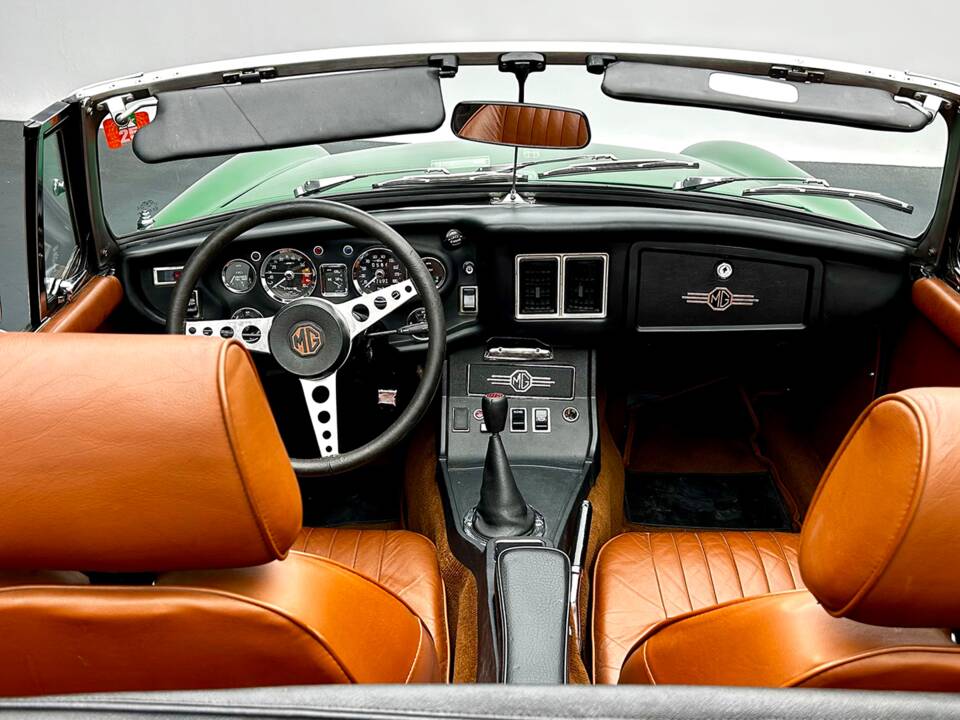Image 10/14 of MG MGB (1976)