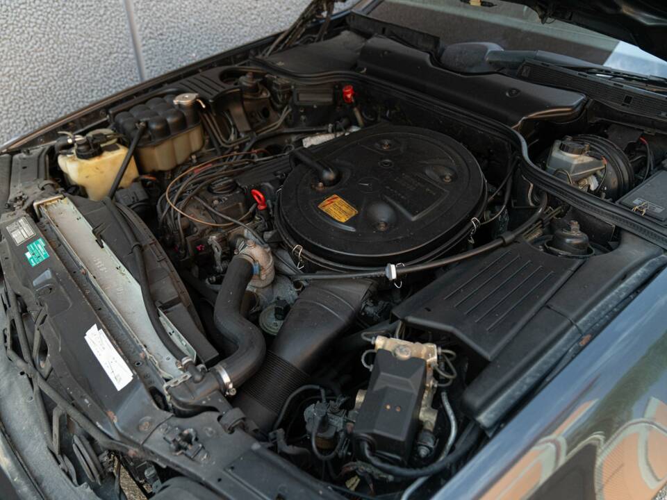 Image 47/48 of Mercedes-Benz 300 SL (1990)