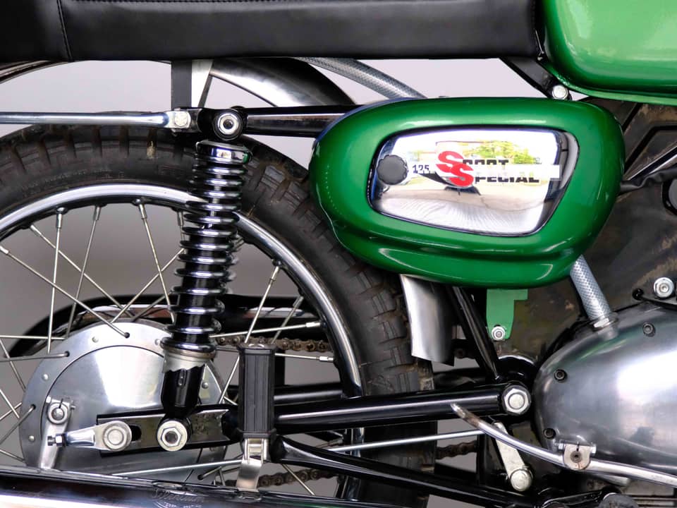 Image 9/57 of Benelli 125 Sport Special (1971)