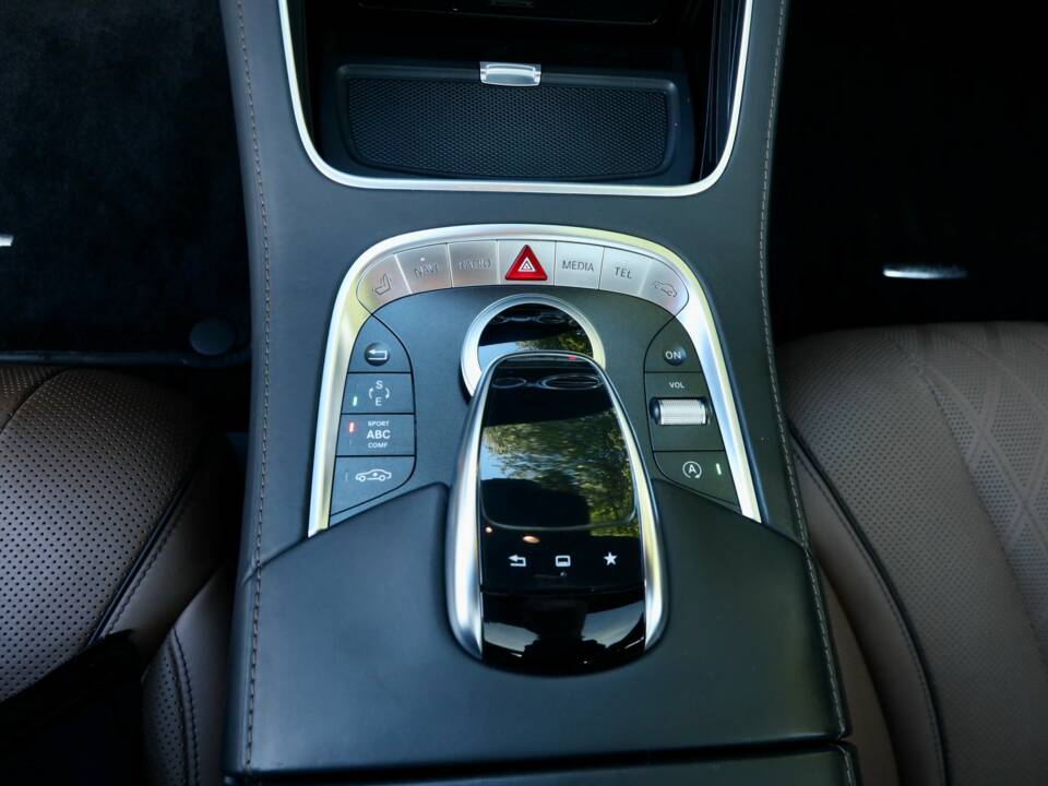 Afbeelding 50/50 van Mercedes-Benz Maybach S 500 (2015)