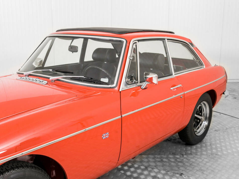 Imagen 28/50 de MG MGB GT (1975)