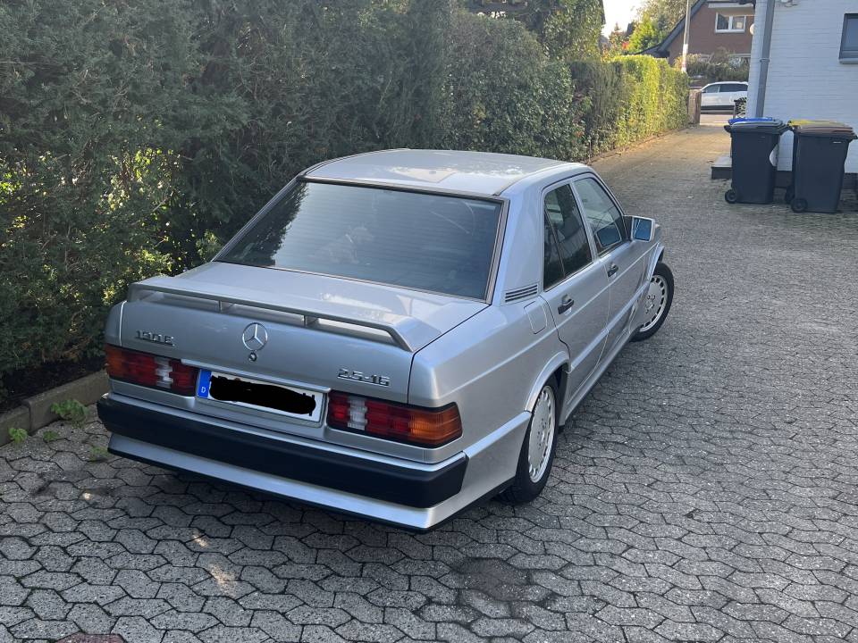 Image 3/12 of Mercedes-Benz 190 E 2.5-16 (1988)