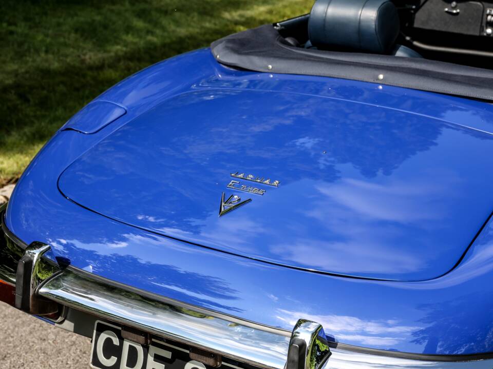 Image 24/43 de Jaguar Type E V12 (1974)