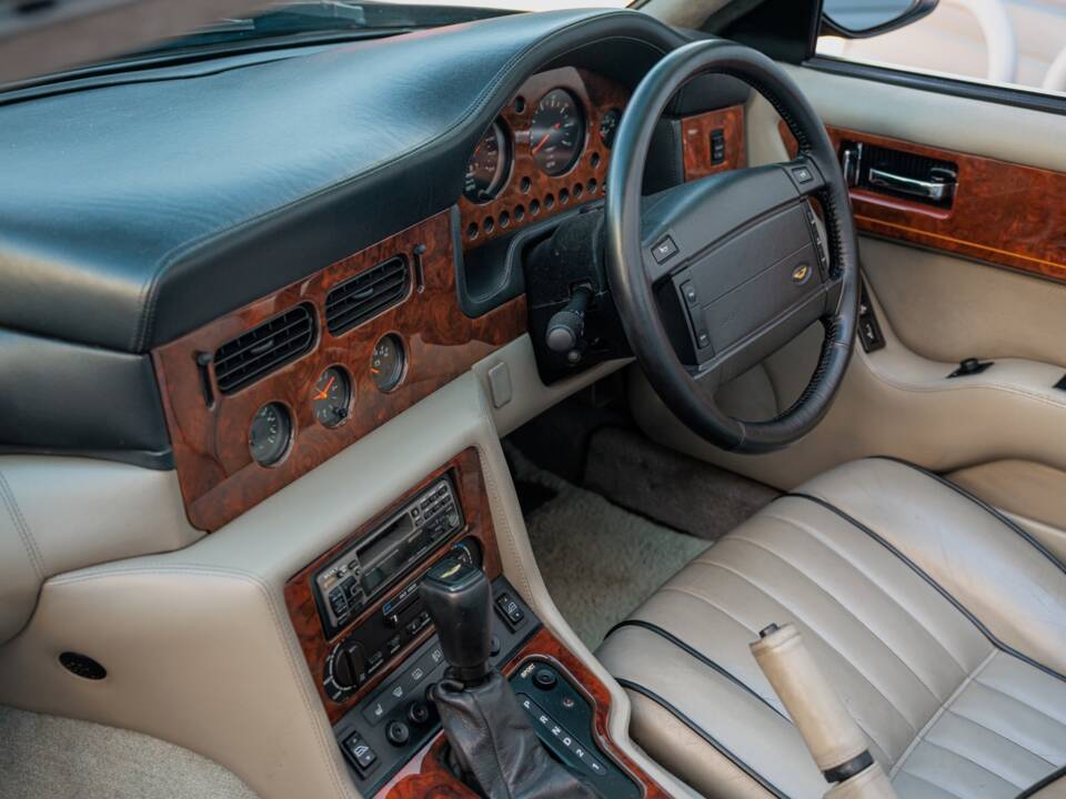 Imagen 4/50 de Aston Martin Virage Volante (1994)