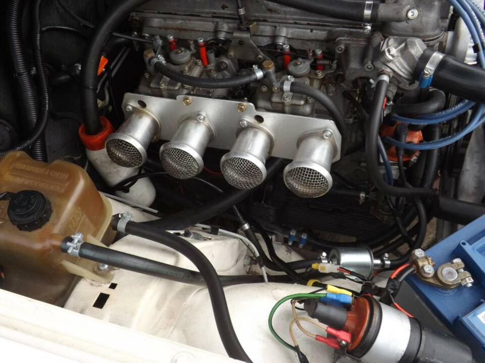 Image 43/50 of Alfa Romeo 75 2.0 (1986)