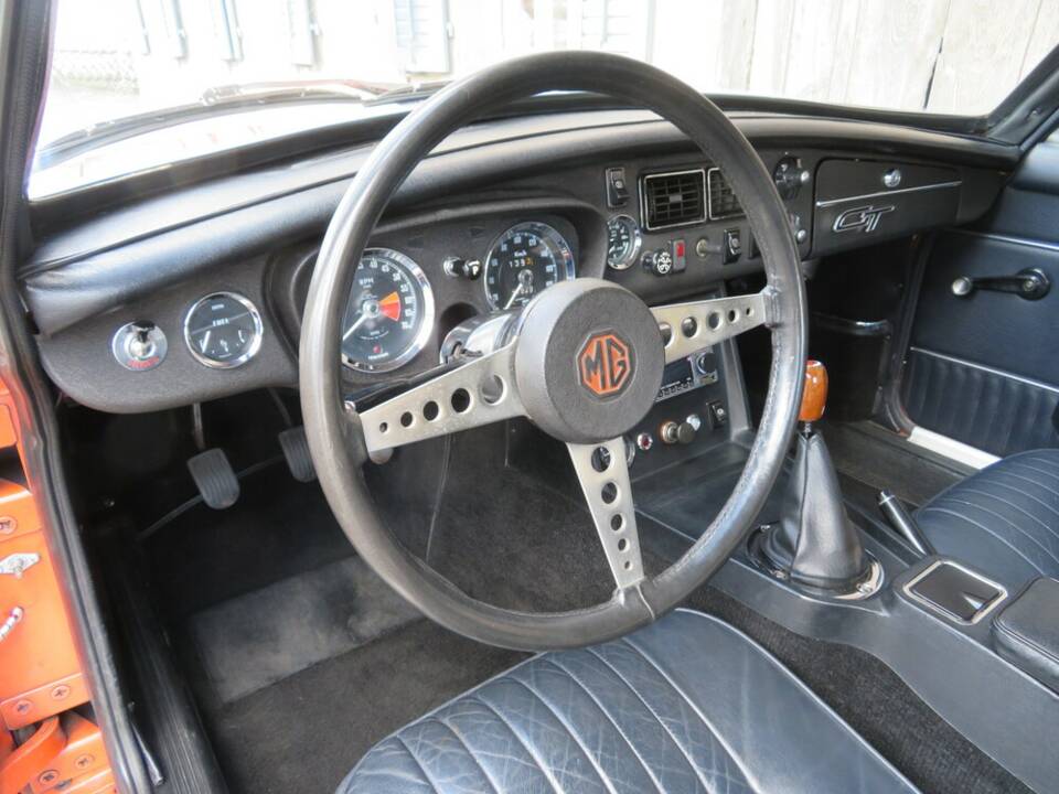 Immagine 11/18 di MG MGB GT (1972)