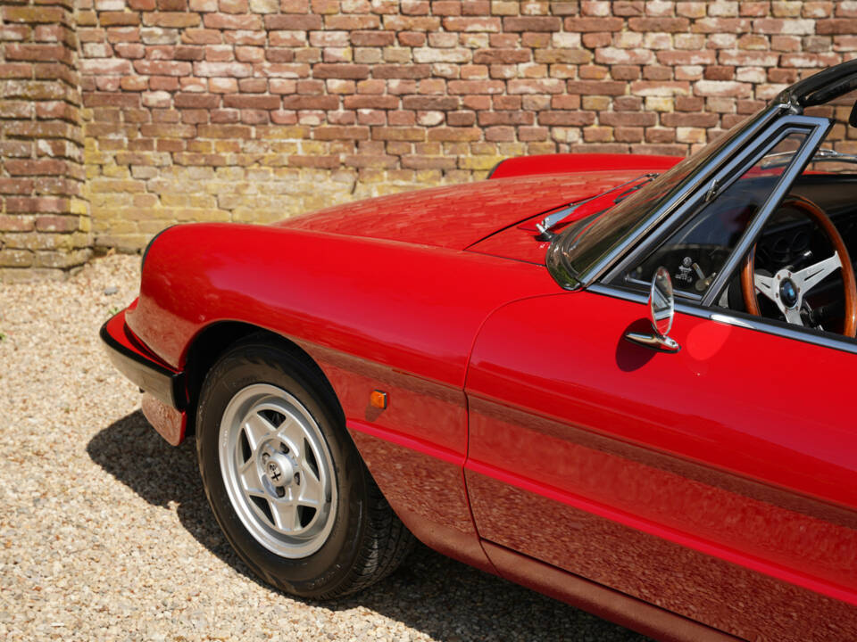 Image 16/50 of Alfa Romeo 2.0 Spider (1990)