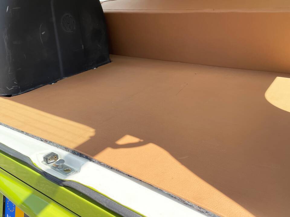 Image 33/73 of Volkswagen T2b Kombi (1978)