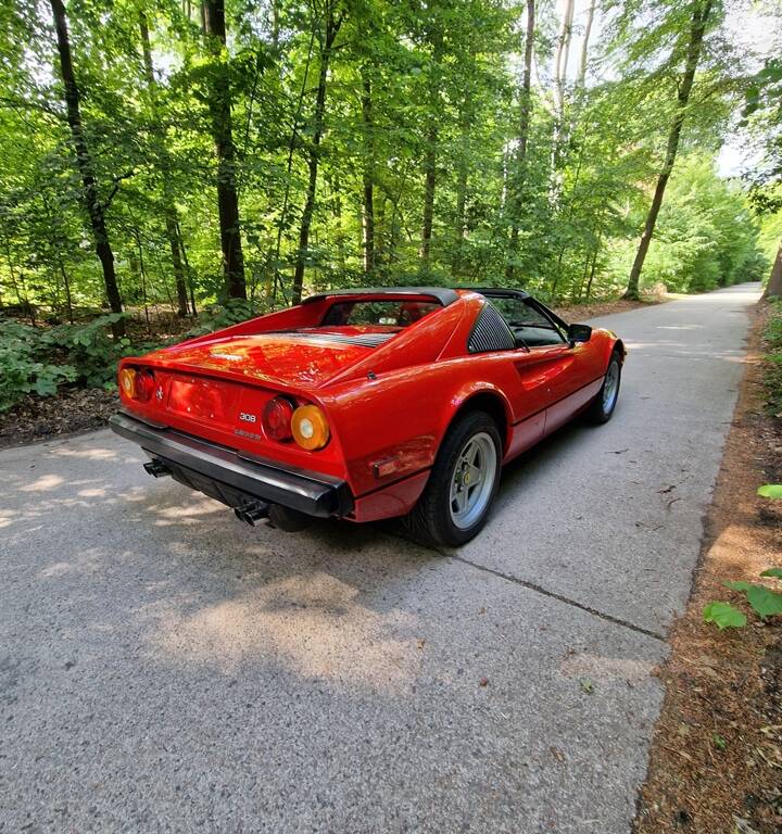 Image 5/82 of Ferrari 308 GTS Quattrovalvole (1983)