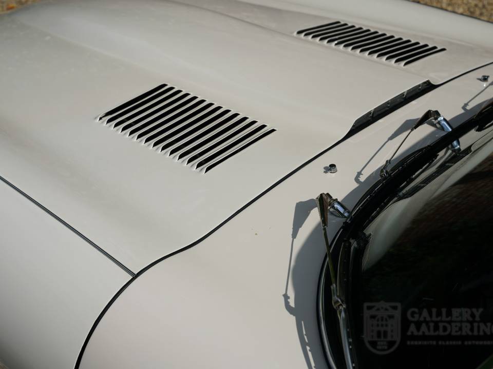 Image 28/50 of Jaguar E-Type 3.8 (1964)