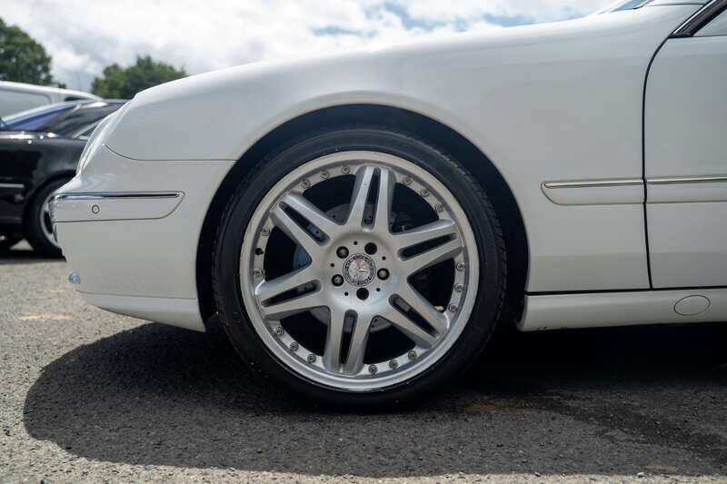 Bild 12/41 von Mercedes-Benz CL 500 (2000)