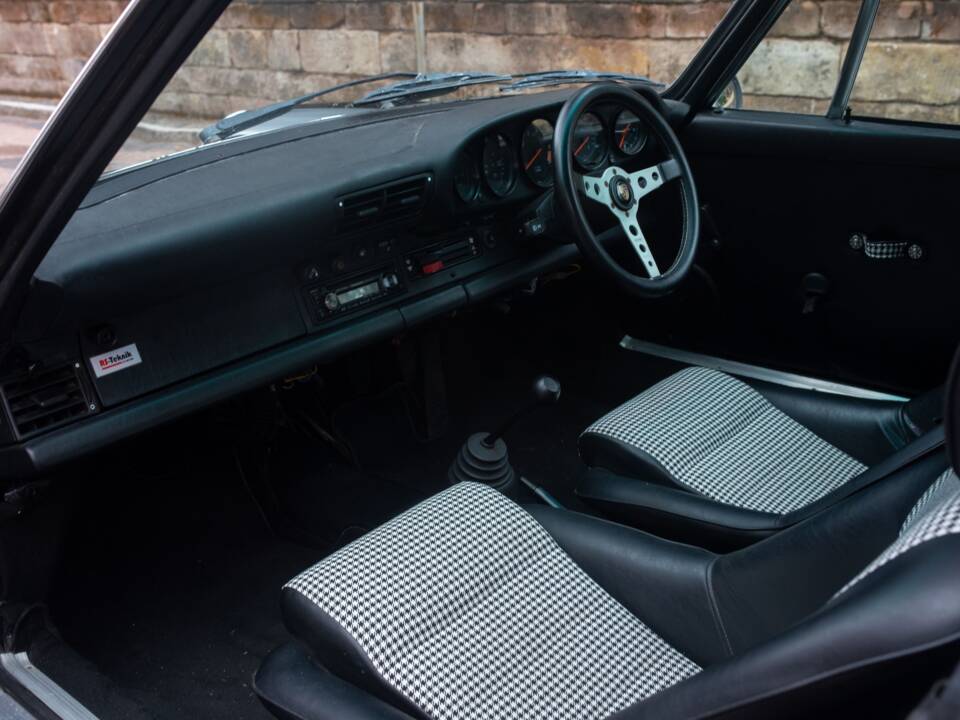 Bild 25/50 von Porsche 911 Carrera 3.2 (1988)