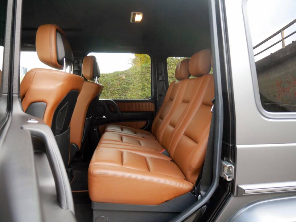 Image 30/38 of Mercedes-Benz G 500 (LWB) (2016)
