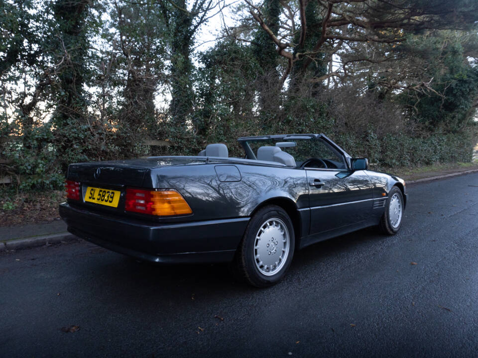 Image 6/15 of Mercedes-Benz 500 SL (1991)