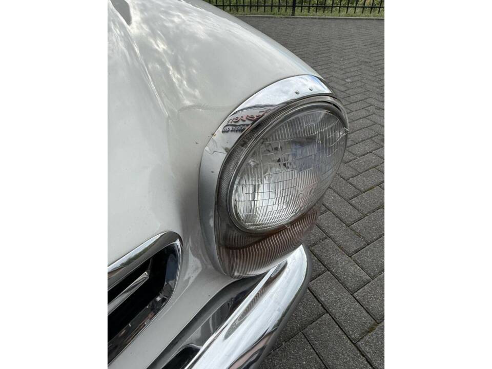 Image 22/50 of Mercedes-Benz 280 SL (1971)