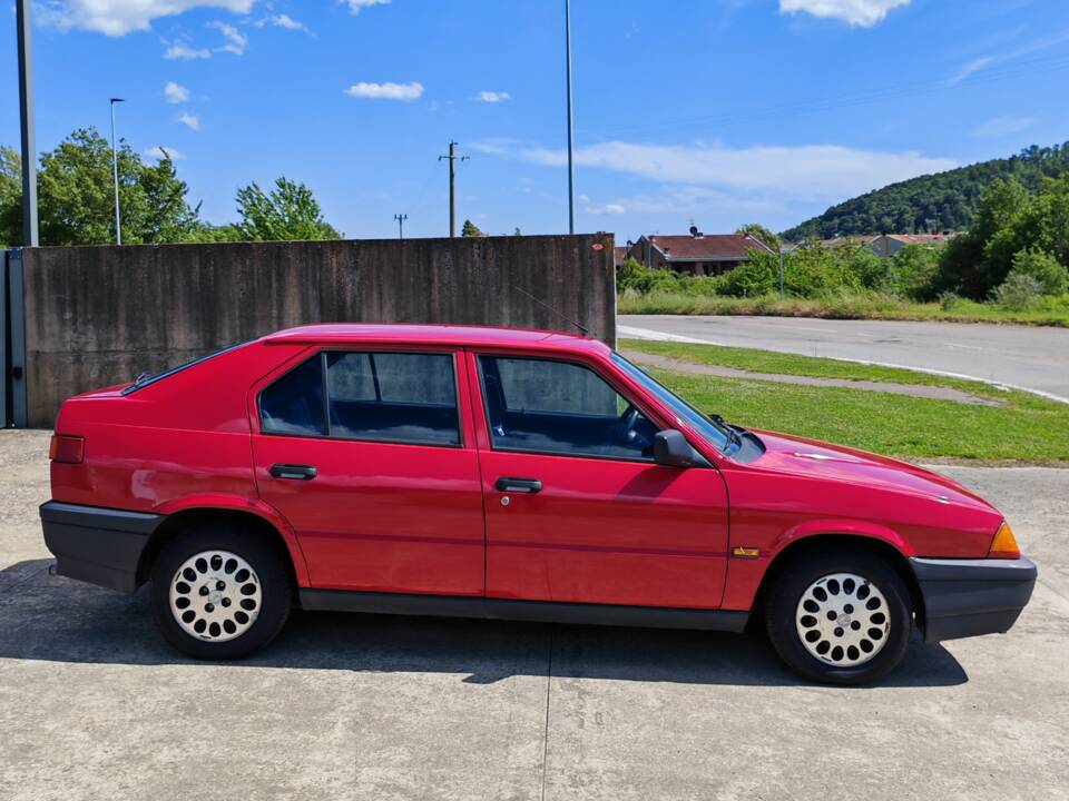 Bild 4/31 von Alfa Romeo 33 - 1.3 S (1989)