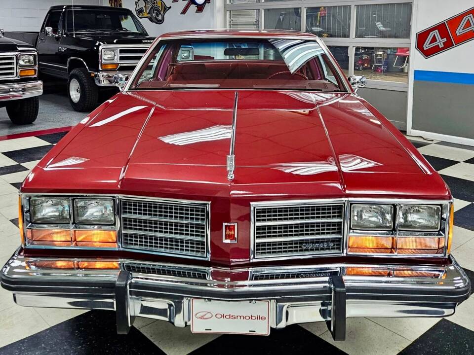 Immagine 5/20 di Oldsmobile Delta 88 Royale (1978)