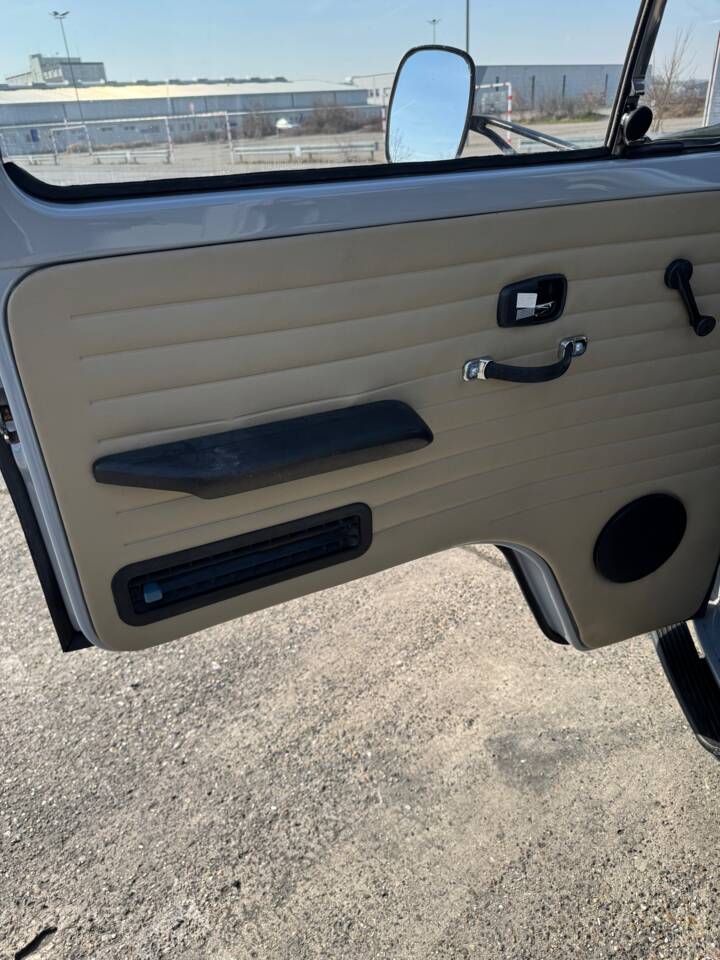 Image 8/16 of Volkswagen T2 a&#x2F;b (1972)