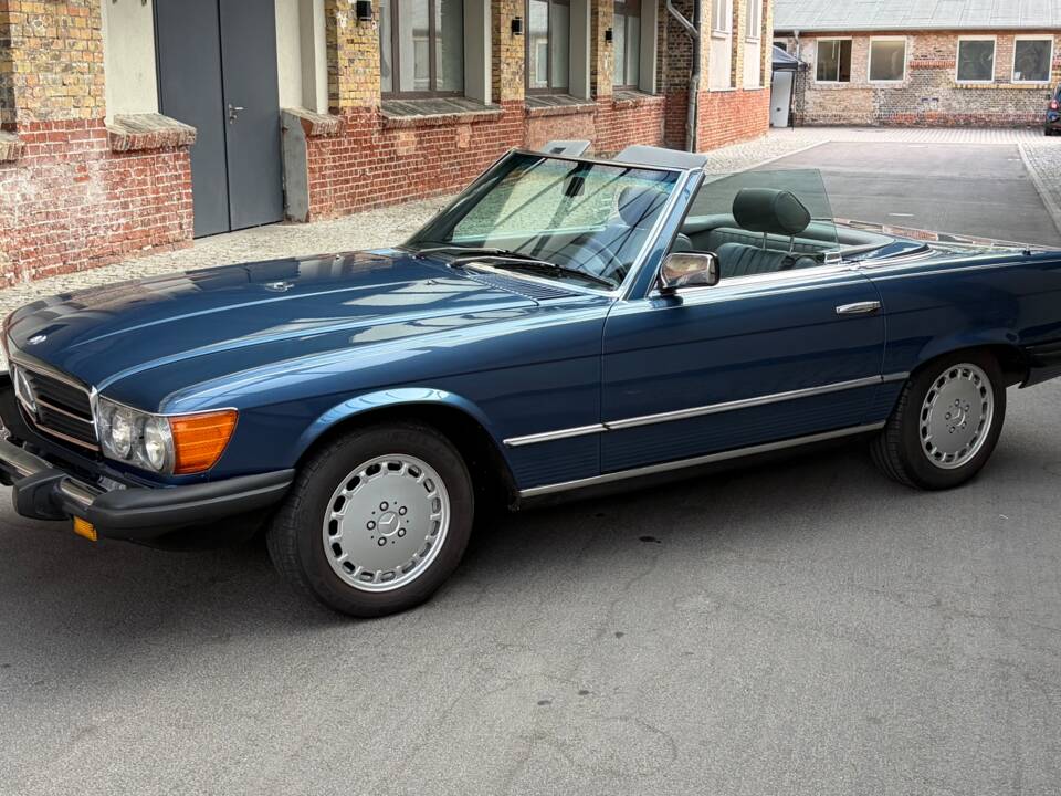 Image 2/88 of Mercedes-Benz 380 SL (1984)