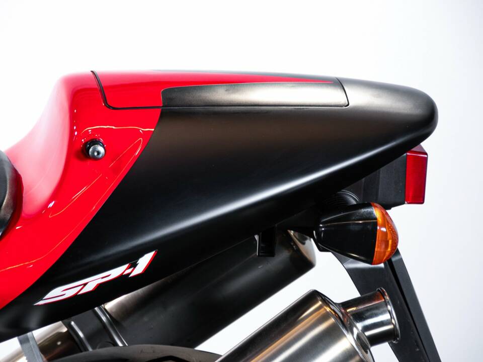 Bild 23/42 von Honda DUMMY (2000)