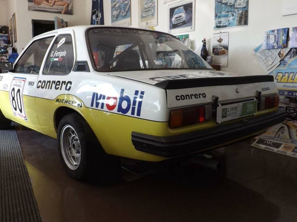 Image 33/40 of Opel Ascona 2000 SR (1981)