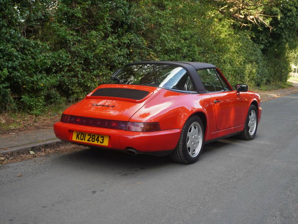 Image 6/23 de Porsche 911 Carrera 4 (1992)