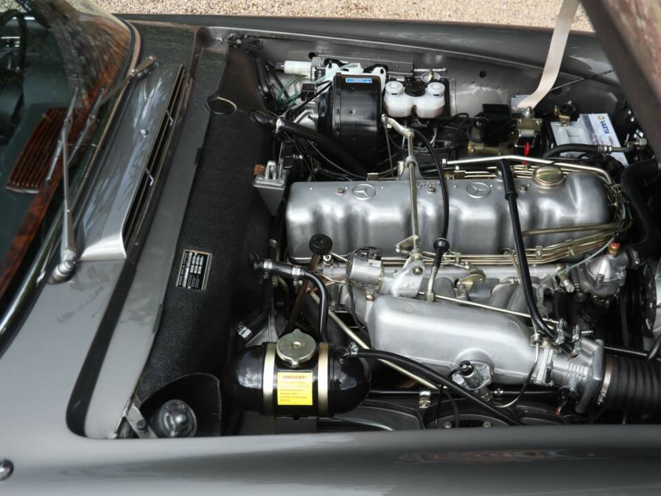 Bild 4/50 von Mercedes-Benz 280 SL (1971)